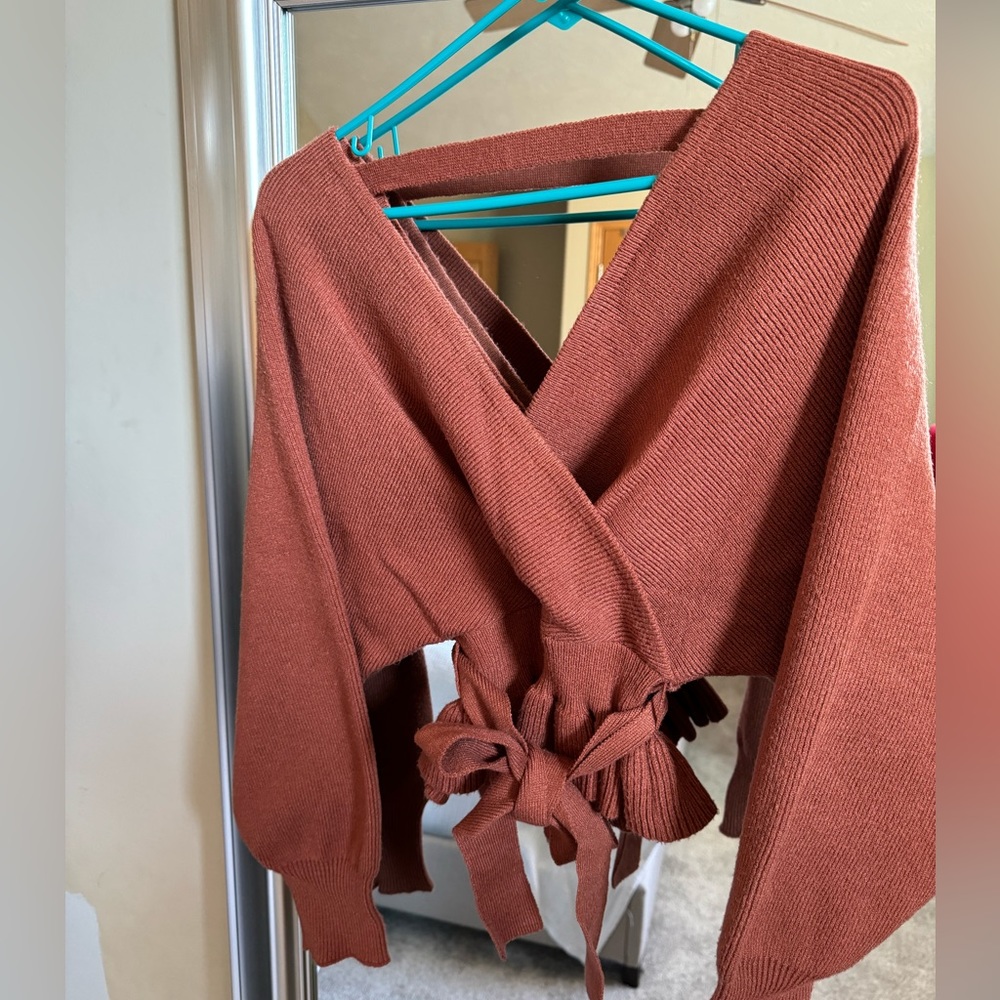 Sweater - Picture 4 of 4